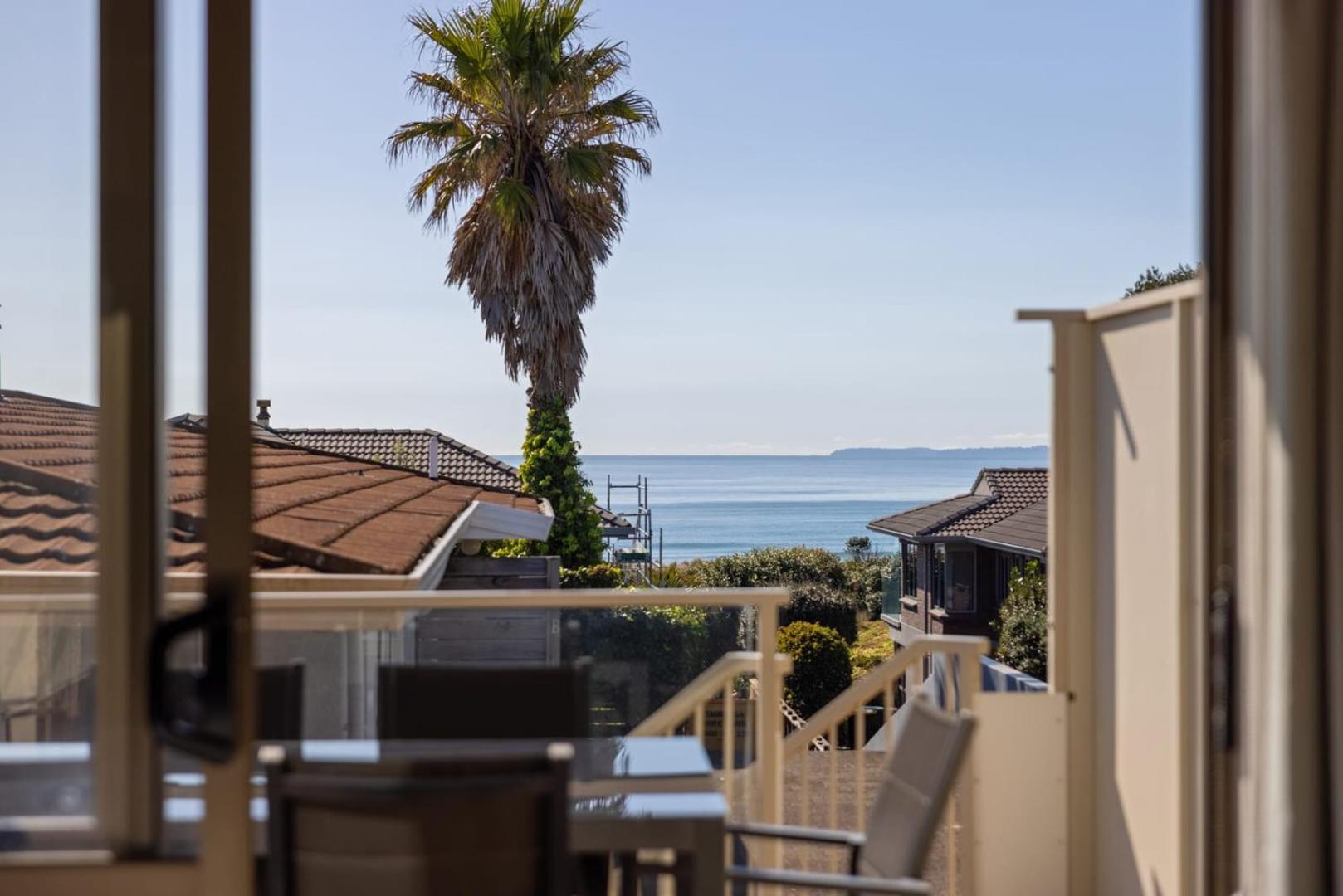 Magnificent Sunrises, Oceanbeach & Sea Views Mount Maunganui Exterior photo