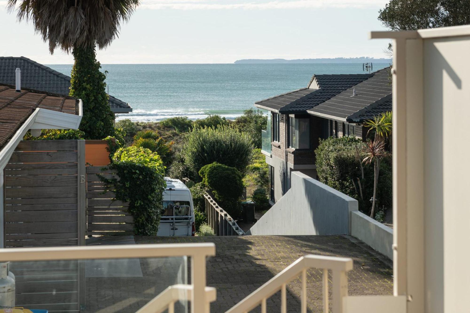 Magnificent Sunrises, Oceanbeach & Sea Views Mount Maunganui Exterior photo